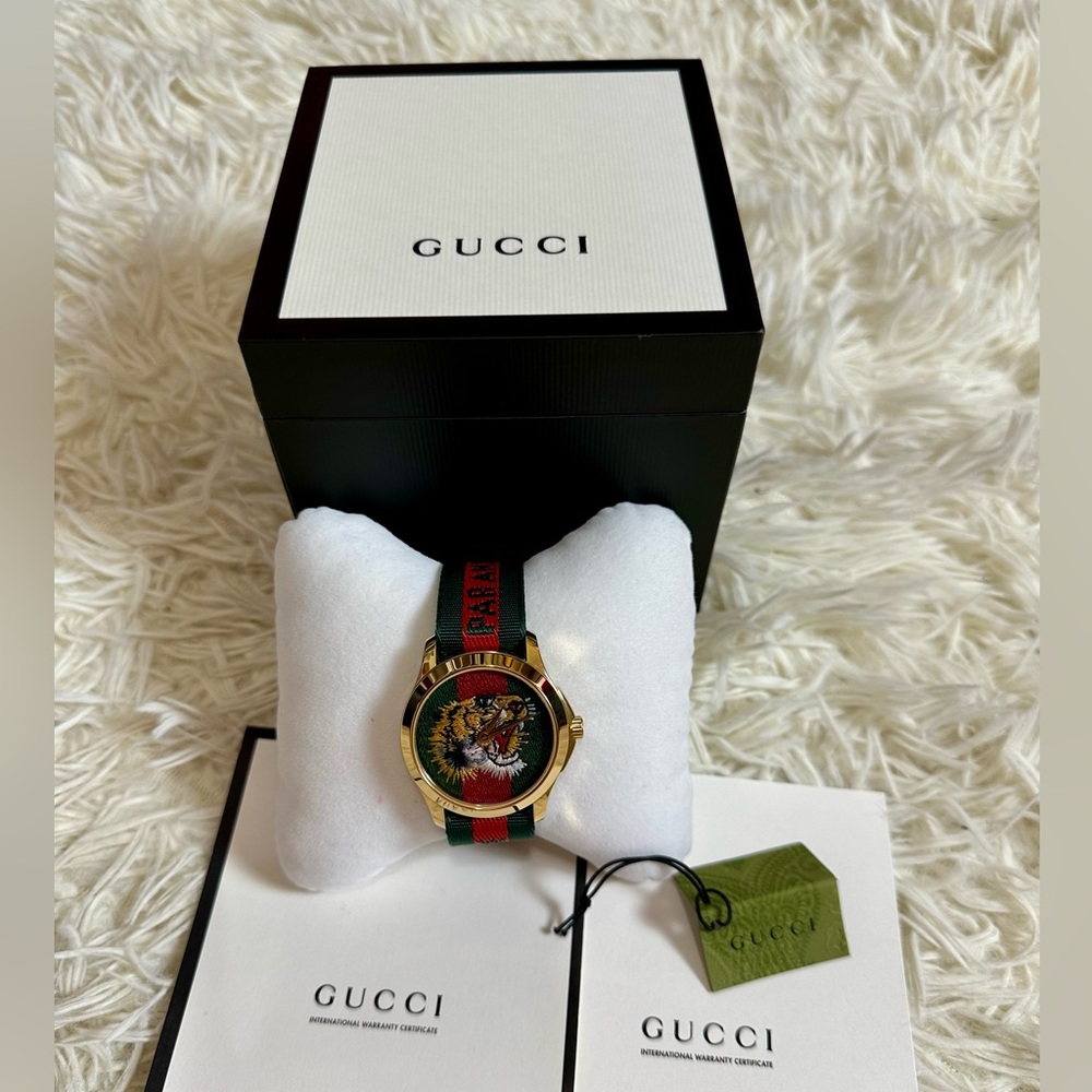 Gucci watch unisex